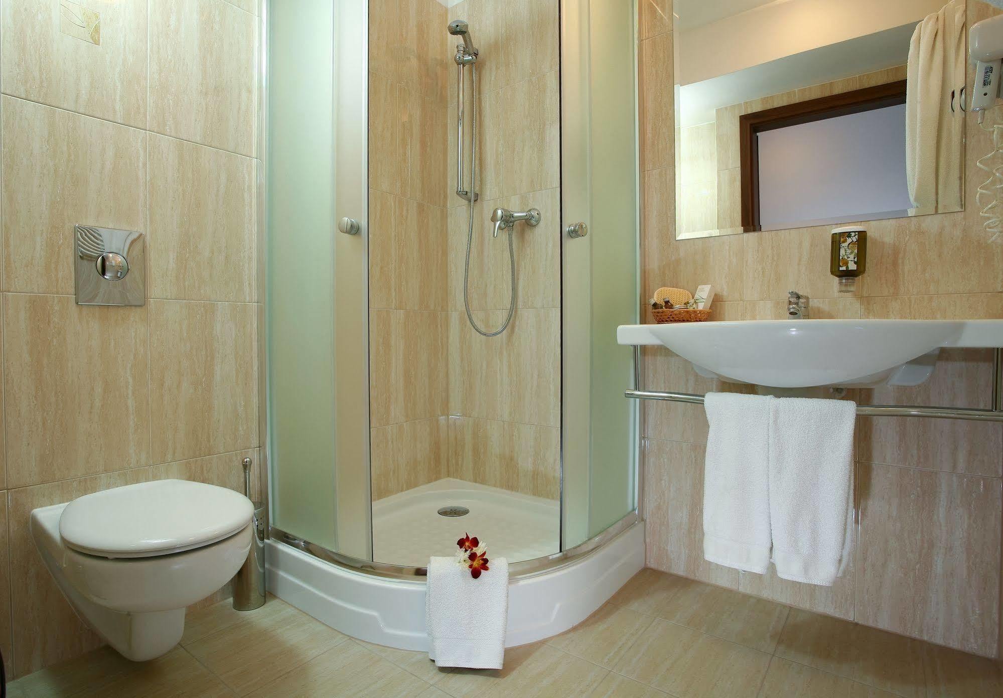Tulip Hotels - Wroclaw Centre ภายนอก รูปภาพ
