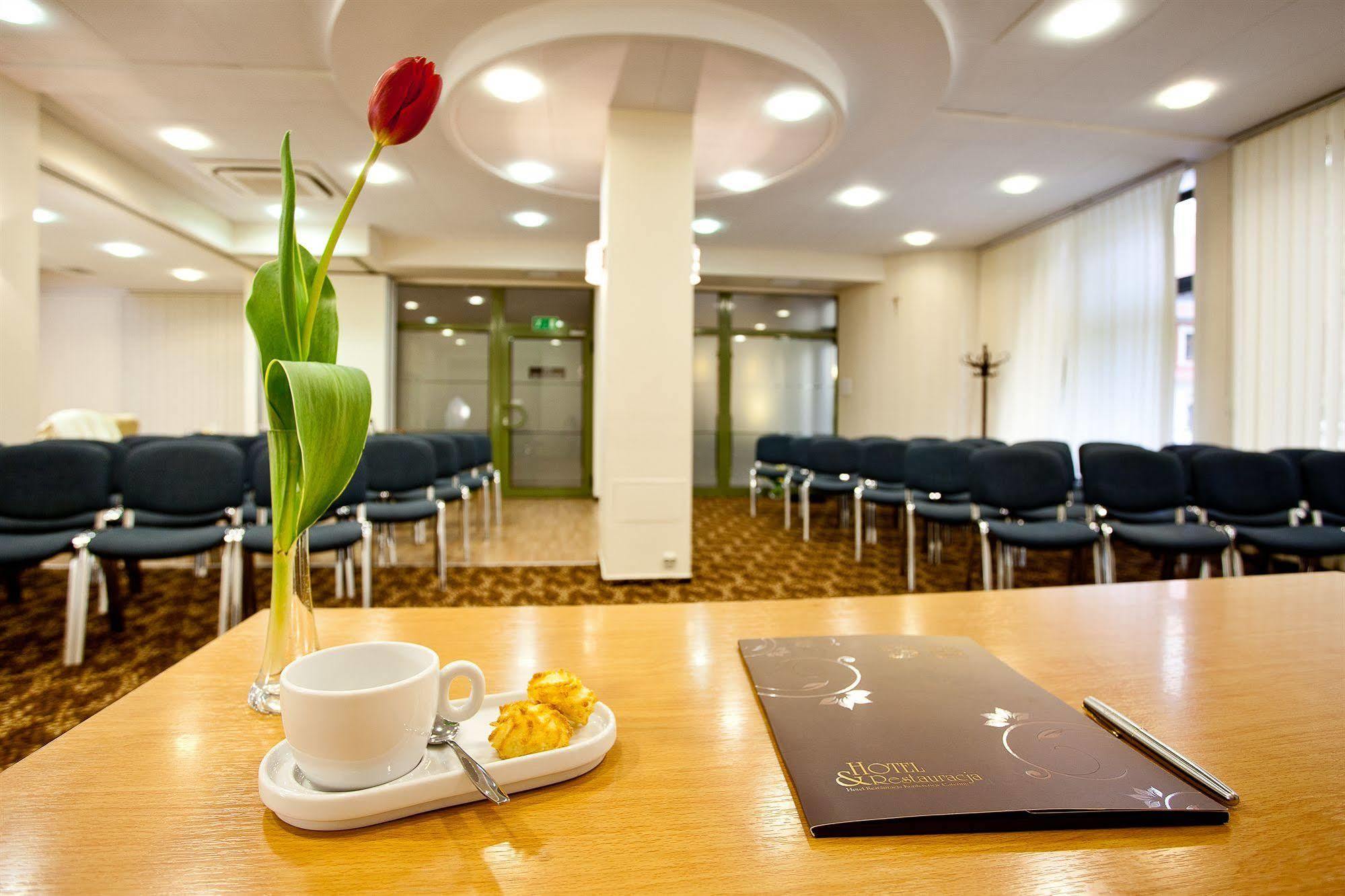 Tulip Hotels - Wroclaw Centre ภายนอก รูปภาพ